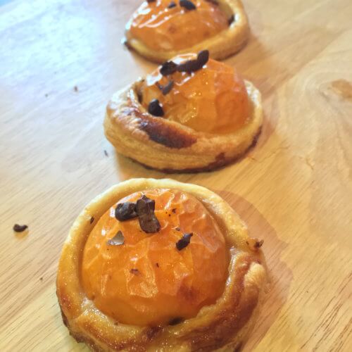 Loquat tartlets