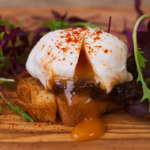 Poached Quail Egg with Caramelised Onion