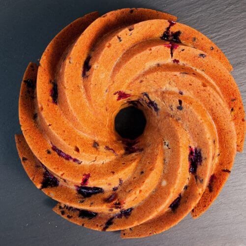 Blackberry and lemon bundt cake 