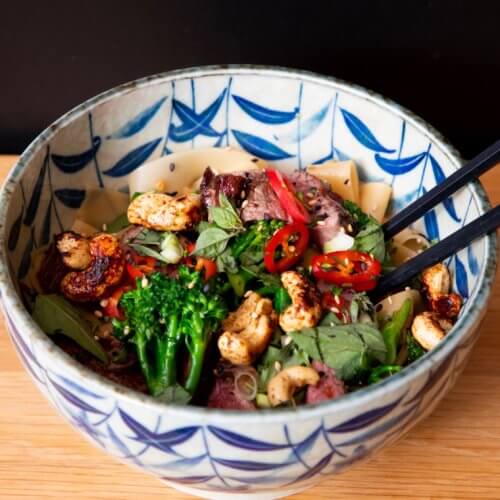 Stir fried chilli beef with crunchy cashews